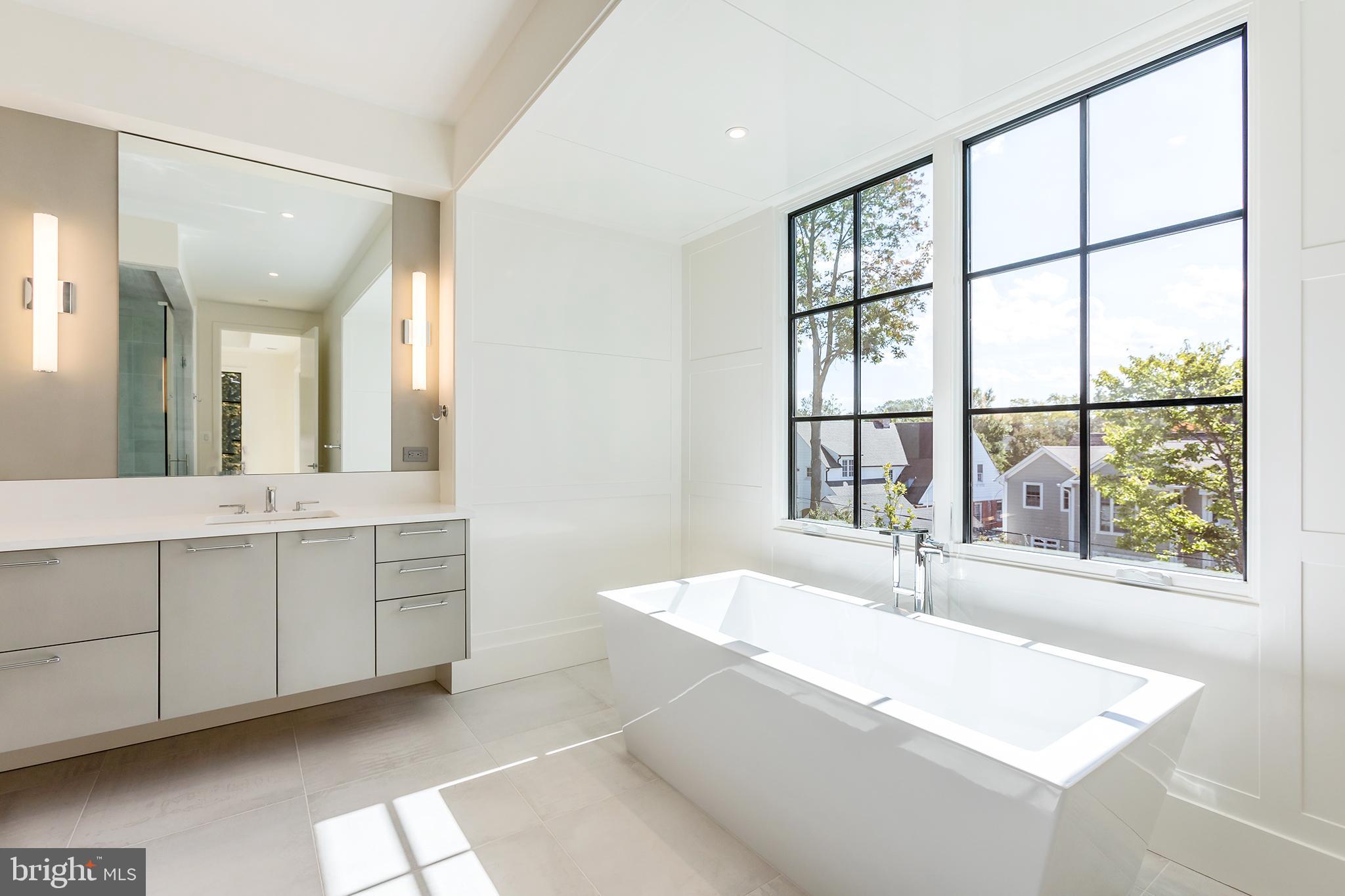 4610 Davidson Drive Chevy Chase, MD 20815 - Photo 41 of 75 Deep soaking tub