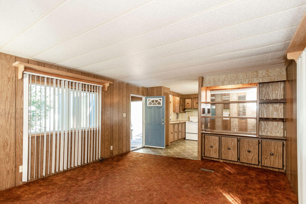 60153 Navajo Road Bend, OR 97702 - Photo 9 of 20 DSC_2667