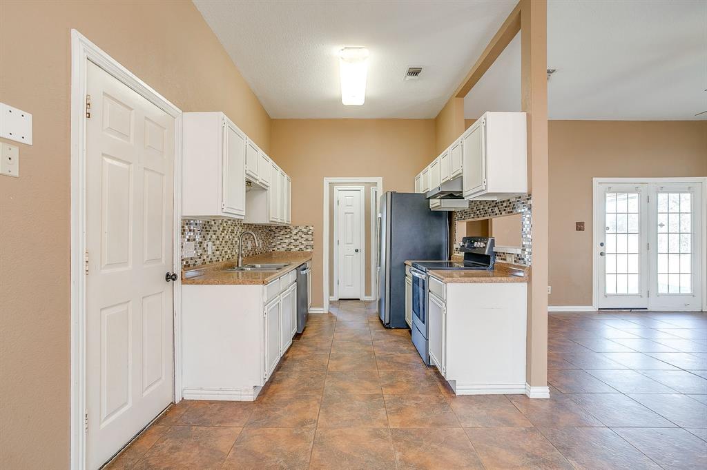 1000 County Road 1105 Rio Vista, TX 76093 - Photo 11 of 30