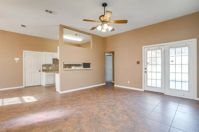 $289,900 | 1000 County Road 1105, Rio Vista, TX 76093