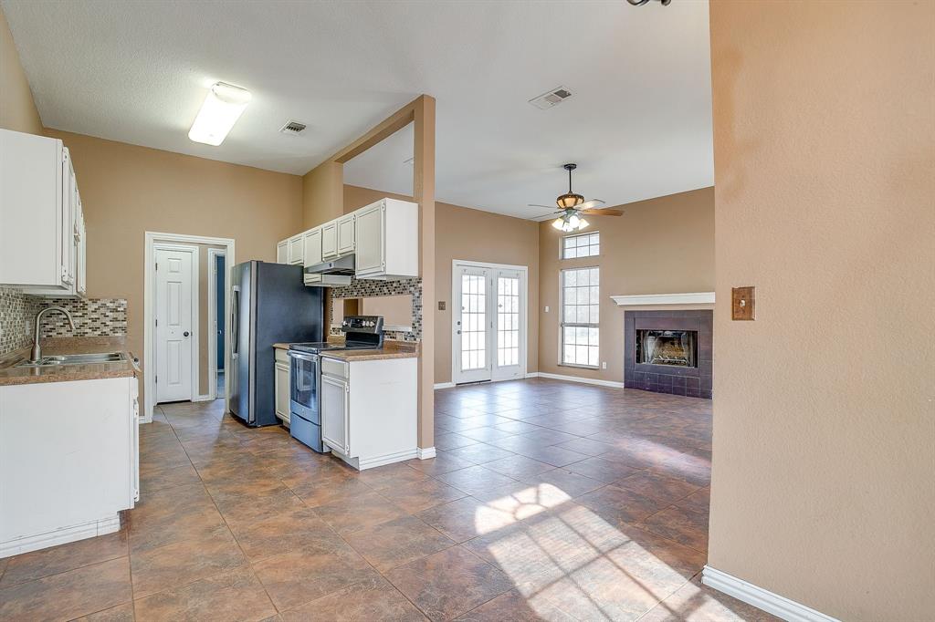 1000 County Road 1105 Rio Vista, TX 76093 - Photo 10 of 30