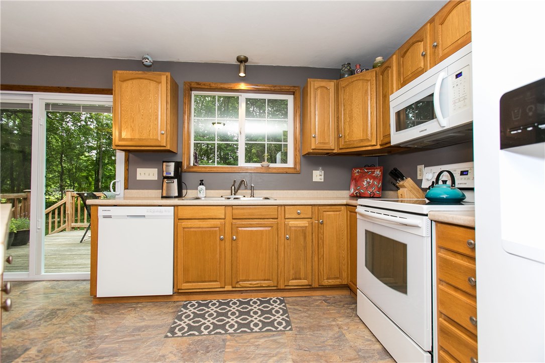 166 Trimtown Road Scituate, RI 02857 - Photo 8 of 32