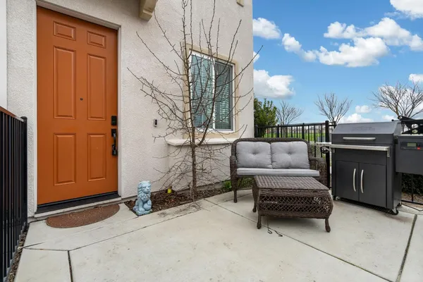 $399,000 | 5301 East Commerce Way, Unit 76101, Sacramento, CA 95835