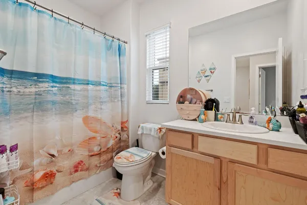 $389,900 | 5301 East Commerce Way, Unit 76101, Sacramento, CA 95835