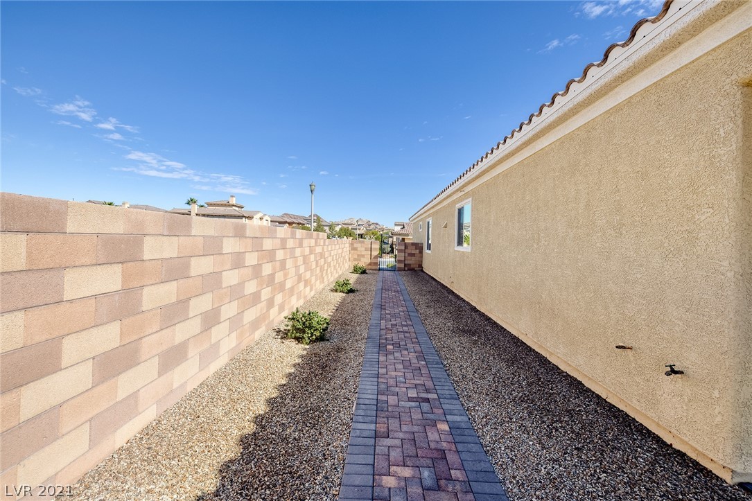 353 Via San Remo Circle Henderson, NV 89011 - Photo 25 of 48
