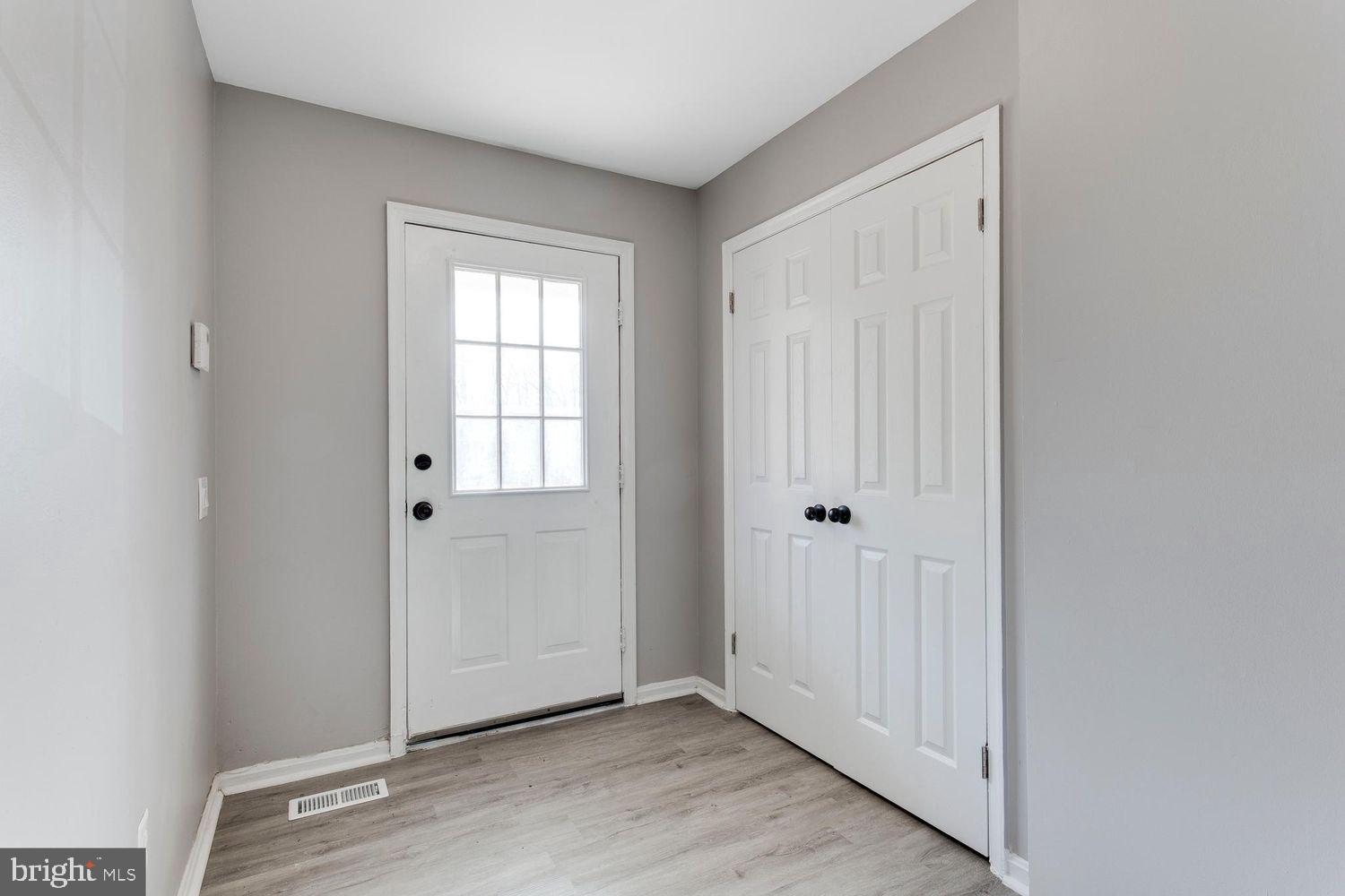 304 Crescendo Way Silver Spring, MD 20901 - Photo 3 of 30