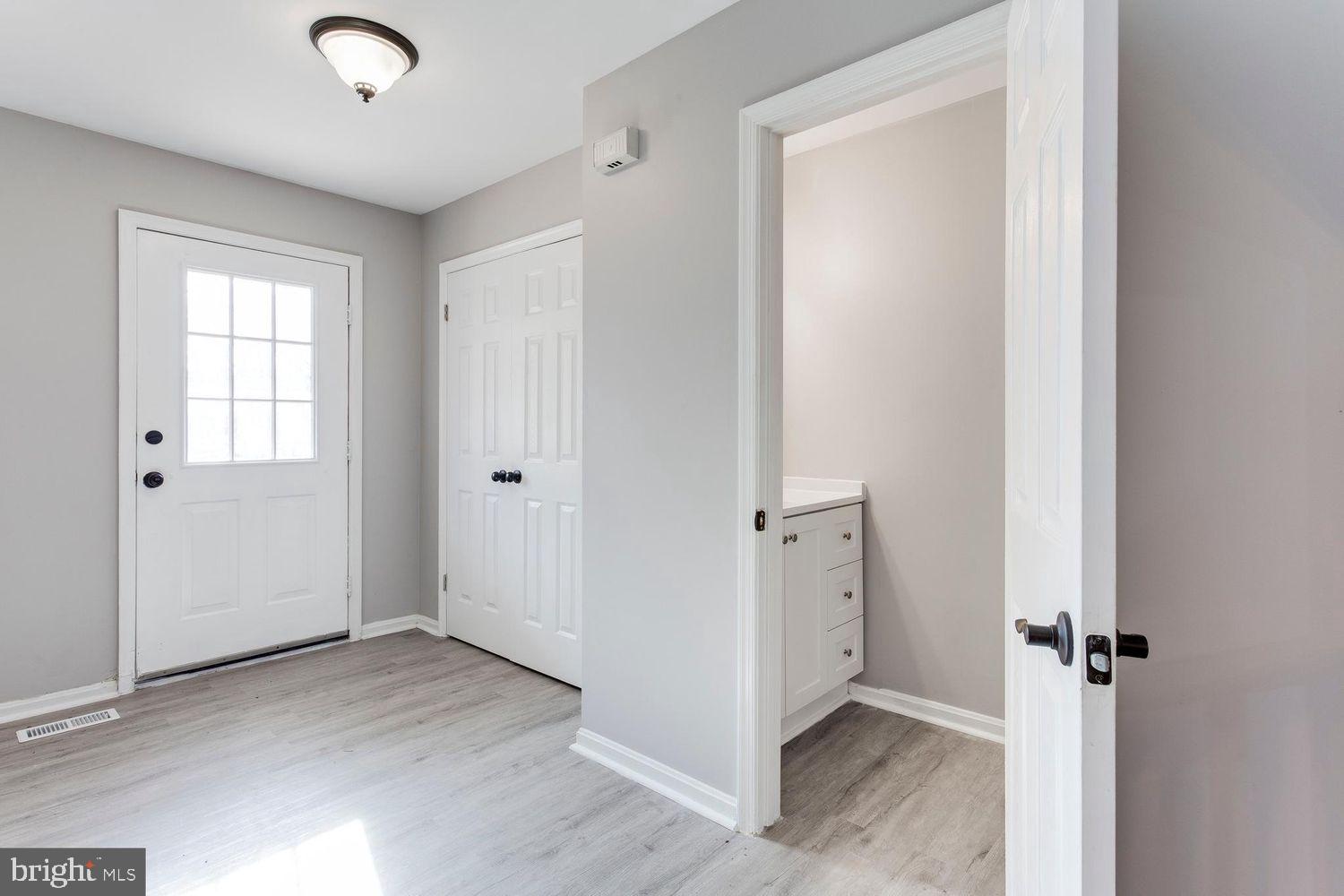 304 Crescendo Way Silver Spring, MD 20901 - Photo 4 of 30