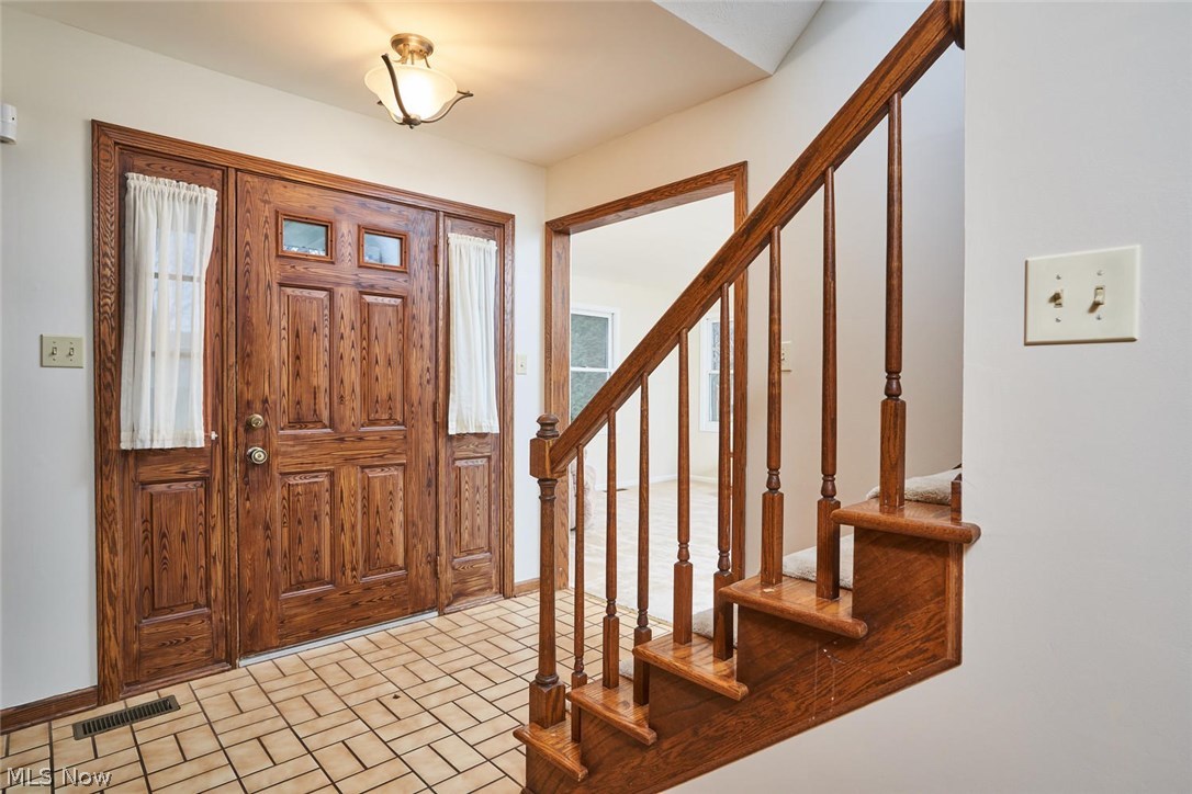 4571 Pinewood Path Akron, OH 44321 - Photo 11 of 33 Gallery Image 11