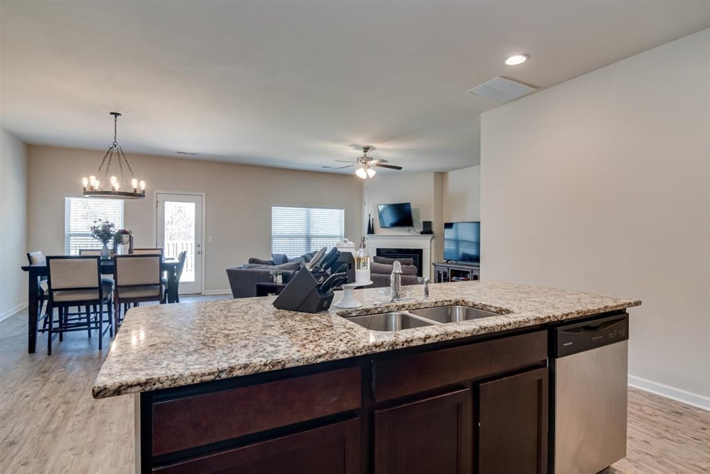 232 Sims Court Augusta, GA 30909 - Photo 4 of 27 Gallery Image 4