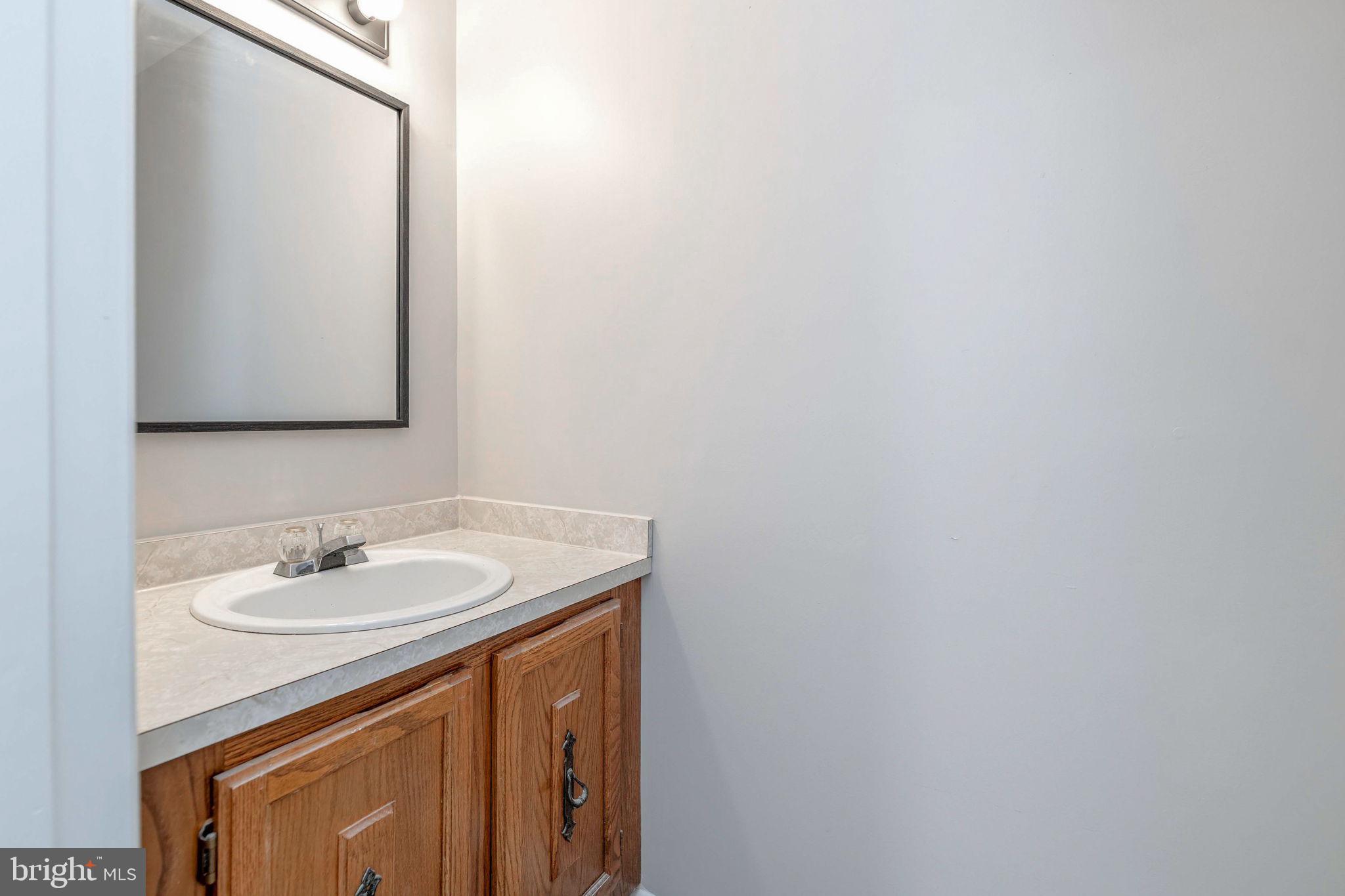 15252 Cloverdale Road Woodbridge, VA 22193 - Photo 4 of 47