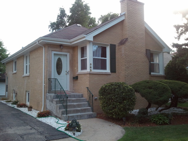 585 West Parkway Road Riverside, IL 60546 - Photo 1 of 14