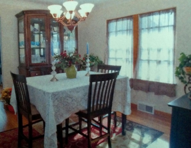 585 West Parkway Road Riverside, IL 60546 - Photo 7 of 14