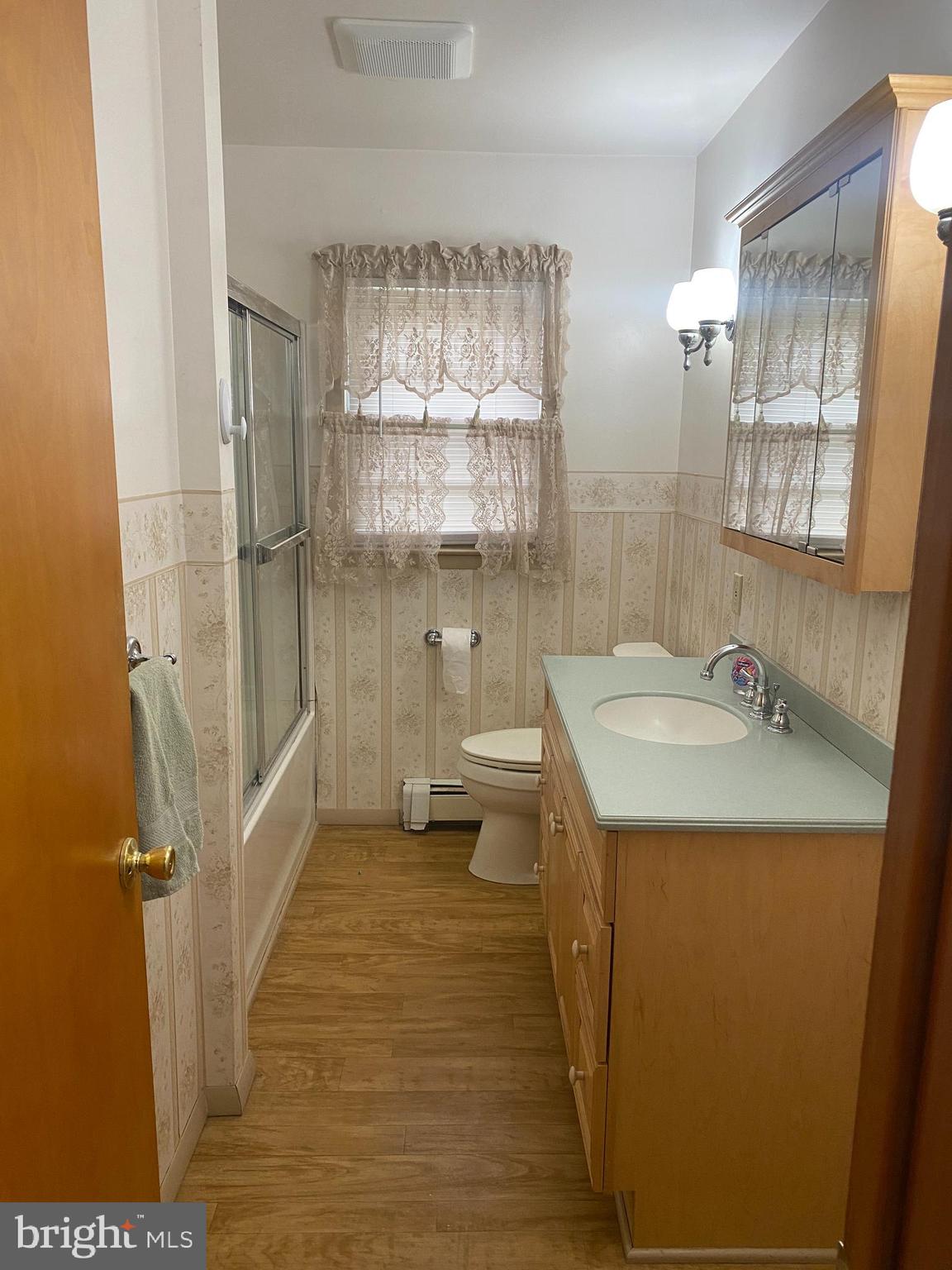 13343 Keener Road Hagerstown, MD 21742 - Photo 26 of 56 Hall bath