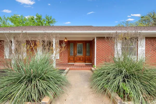 $399,000 | 804 Northwest 11th Street, Mineral Wells, TX 76067