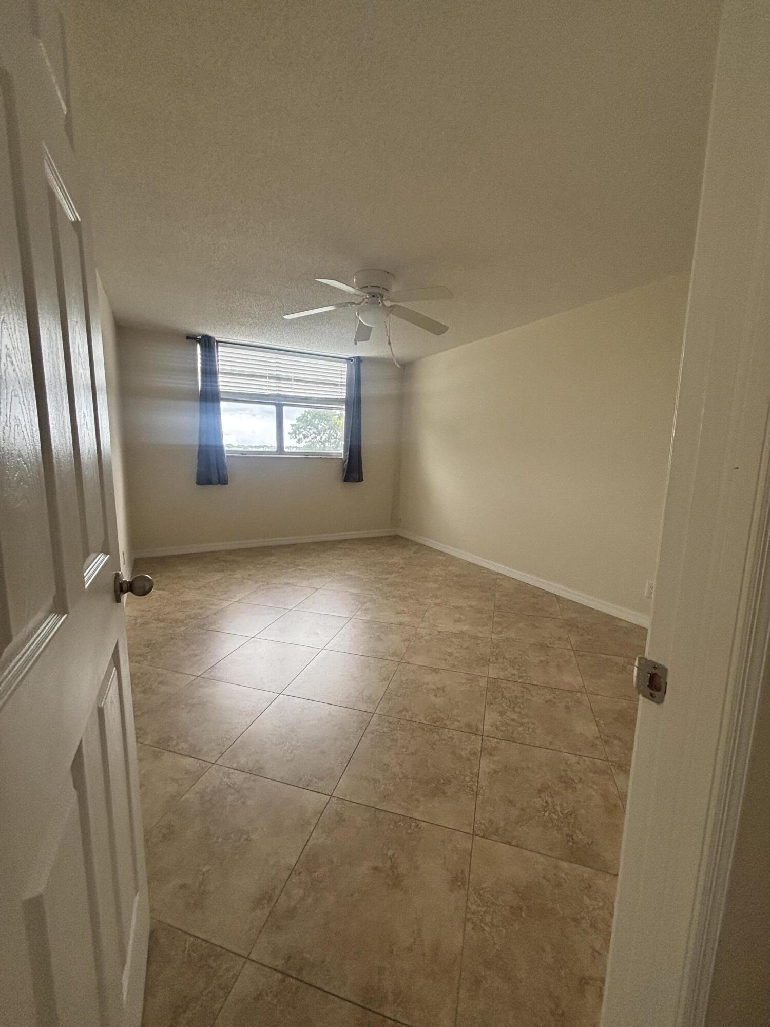 480 Executive Center Drive, Unit 2C West Palm Beach, FL 33401 - Photo 9 of 18