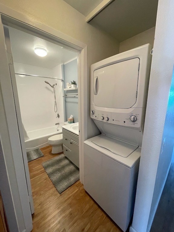 320 Papaloa Road, Unit 302 Kapaa, HI 96746 - Photo 12 of 16 a view of bathroom with a toilet and a sink