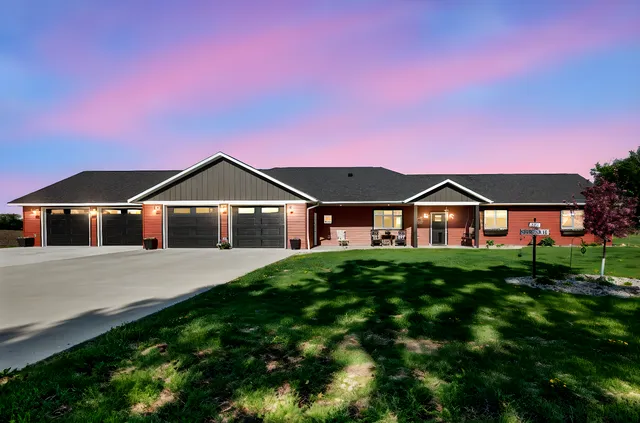 $539,900 | 513 Harrison Street, Welcome, MN 56181