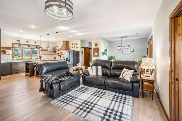 $539,900 | 513 Harrison Street, Welcome, MN 56181