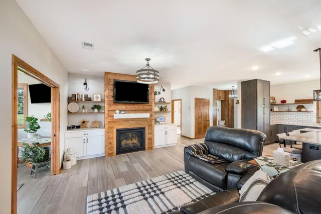 $539,900 | 513 Harrison Street, Welcome, MN 56181