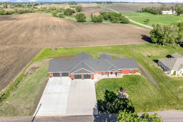 $539,900 | 513 Harrison Street, Welcome, MN 56181