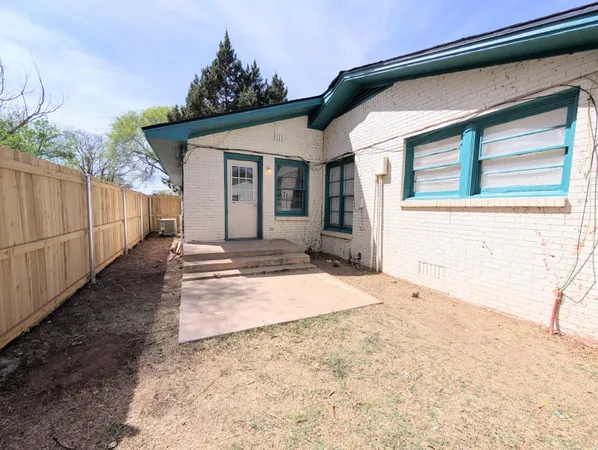 $875 | 9001 Indiana Avenue, Unit C, Lubbock, TX 79423