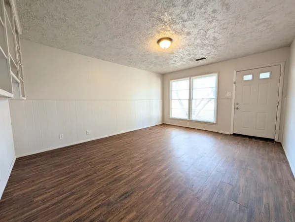 $875 | 9001 Indiana Avenue, Unit C, Lubbock, TX 79423