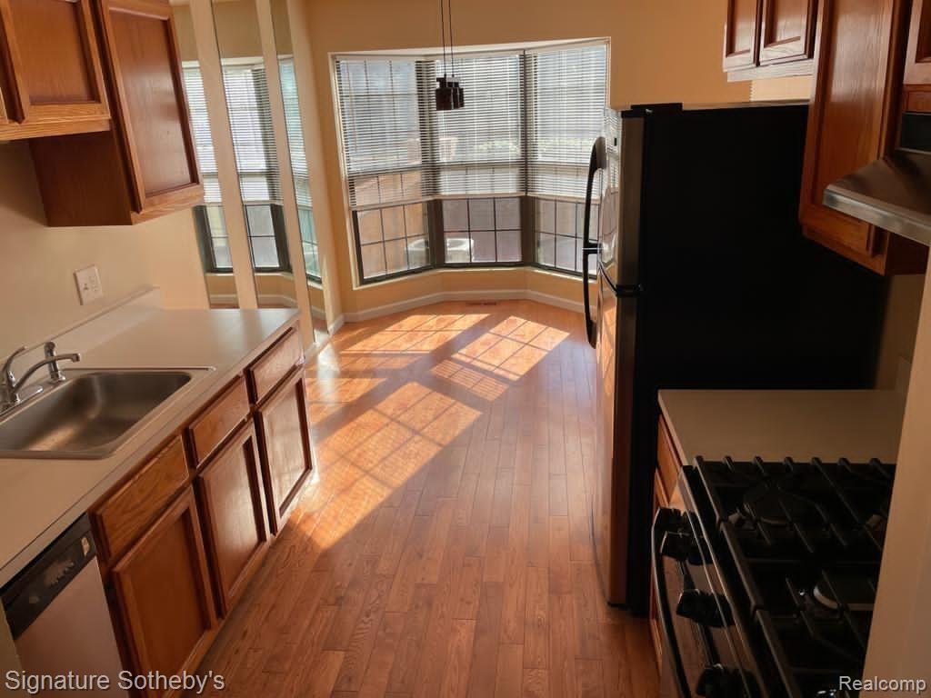 22262 Pondview, Unit 19 Novi, MI 48375 - Photo 10 of 29