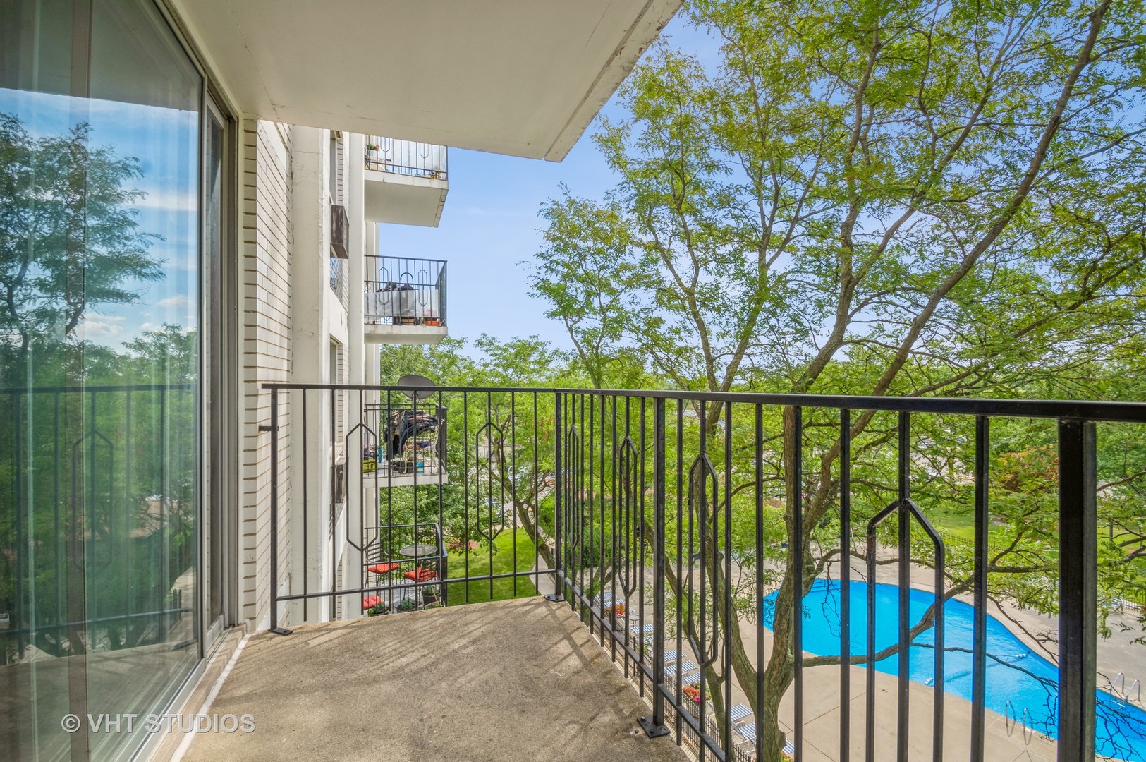 9001 West Golf Road, Unit 5I Des Plaines, IL 60016 - Photo 12 of 14 a view of a balcony