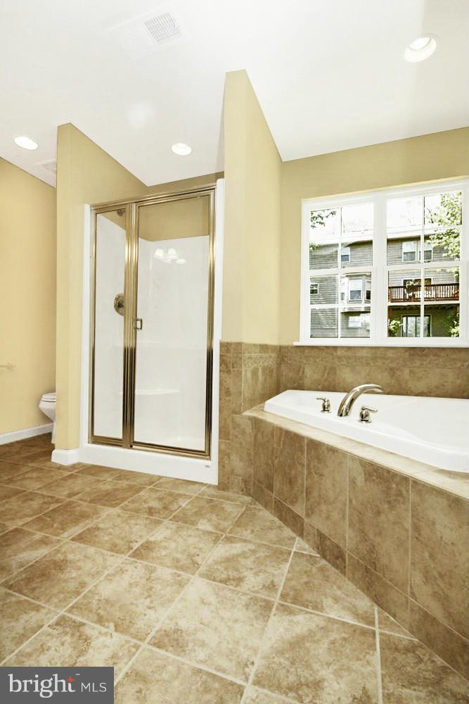 119 West Lakeridge Road New Market, MD 21774 - Photo 17 of 30 Bath (Master)