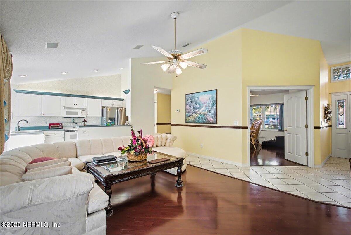 22 Farnum Lane Palm Coast, FL 32137 - Photo 7 of 17 10-JAXREP_22_Farnum_Ln_Palm_Coast_FL-10