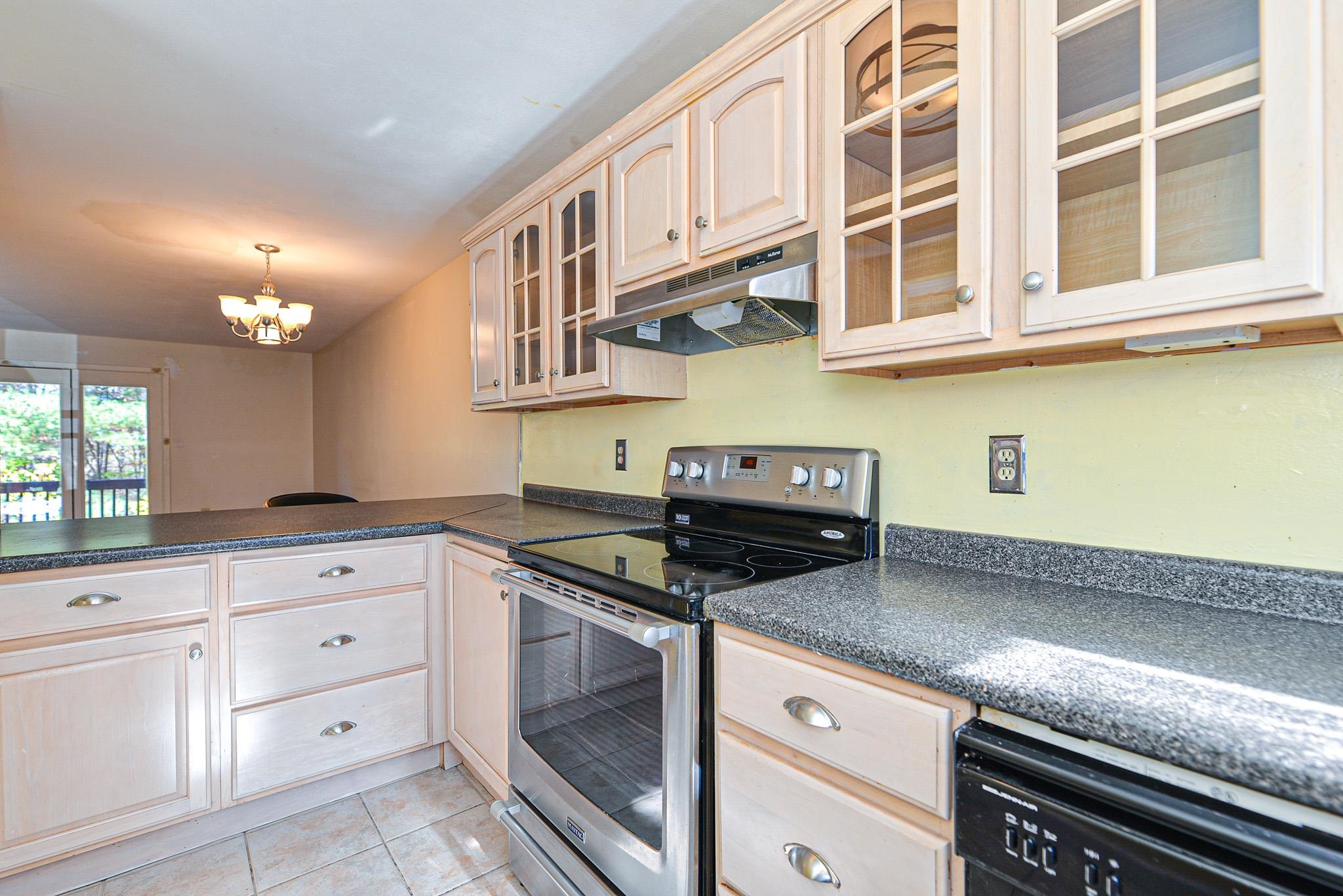 16 Thornhill Road, Unit 16 Stratham, NH 03885 - Photo 13 of 30