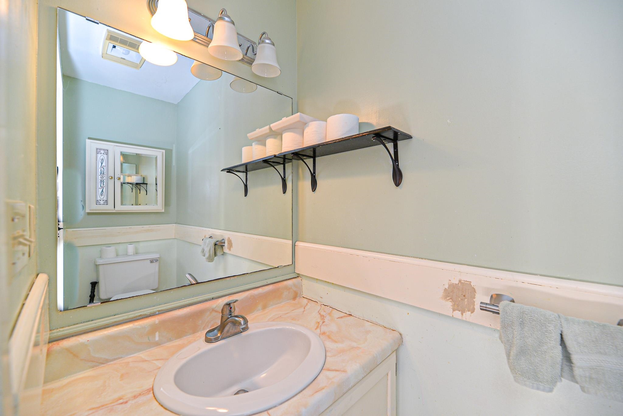 16 Thornhill Road, Unit 16 Stratham, NH 03885 - Photo 17 of 30