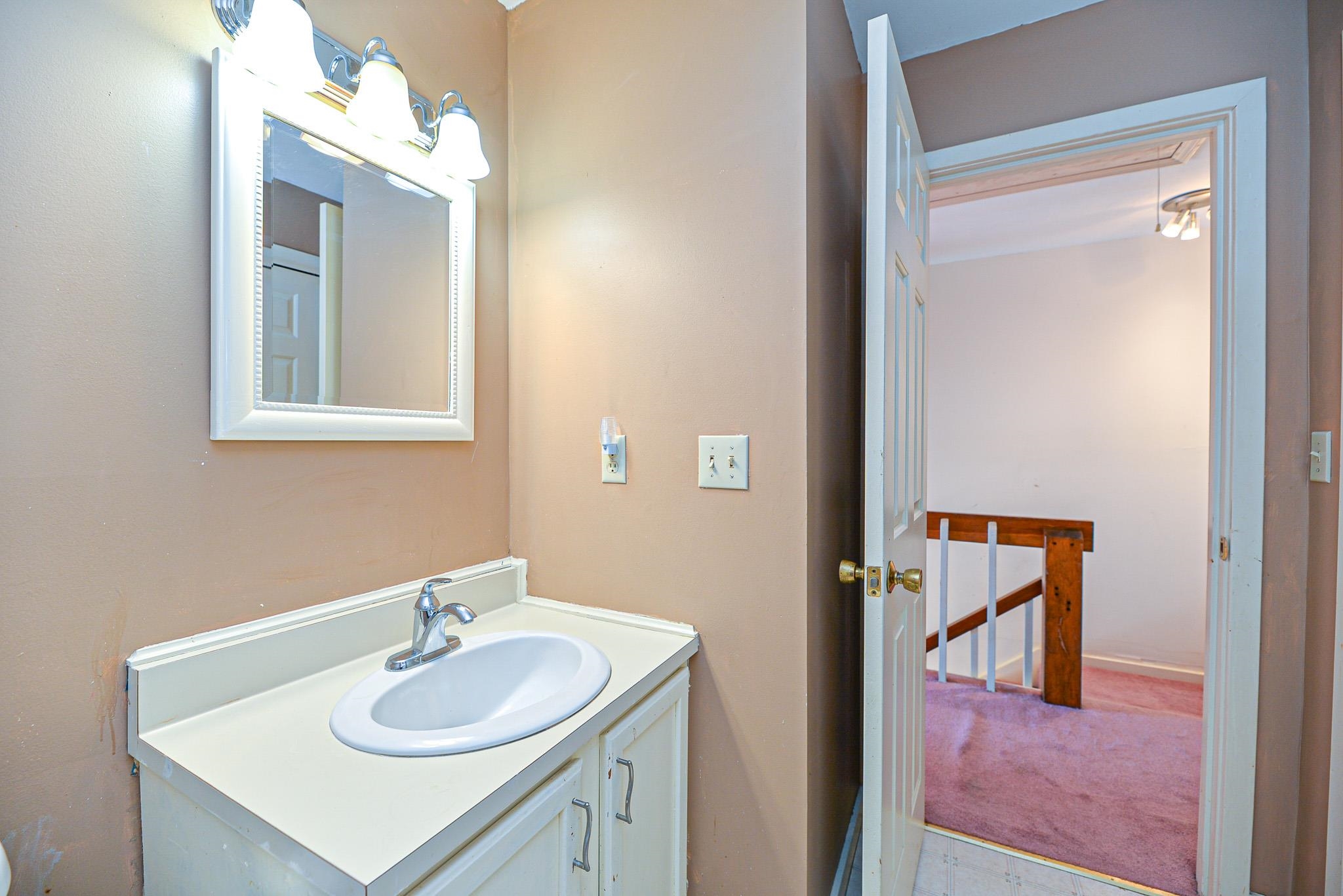 16 Thornhill Road, Unit 16 Stratham, NH 03885 - Photo 20 of 30