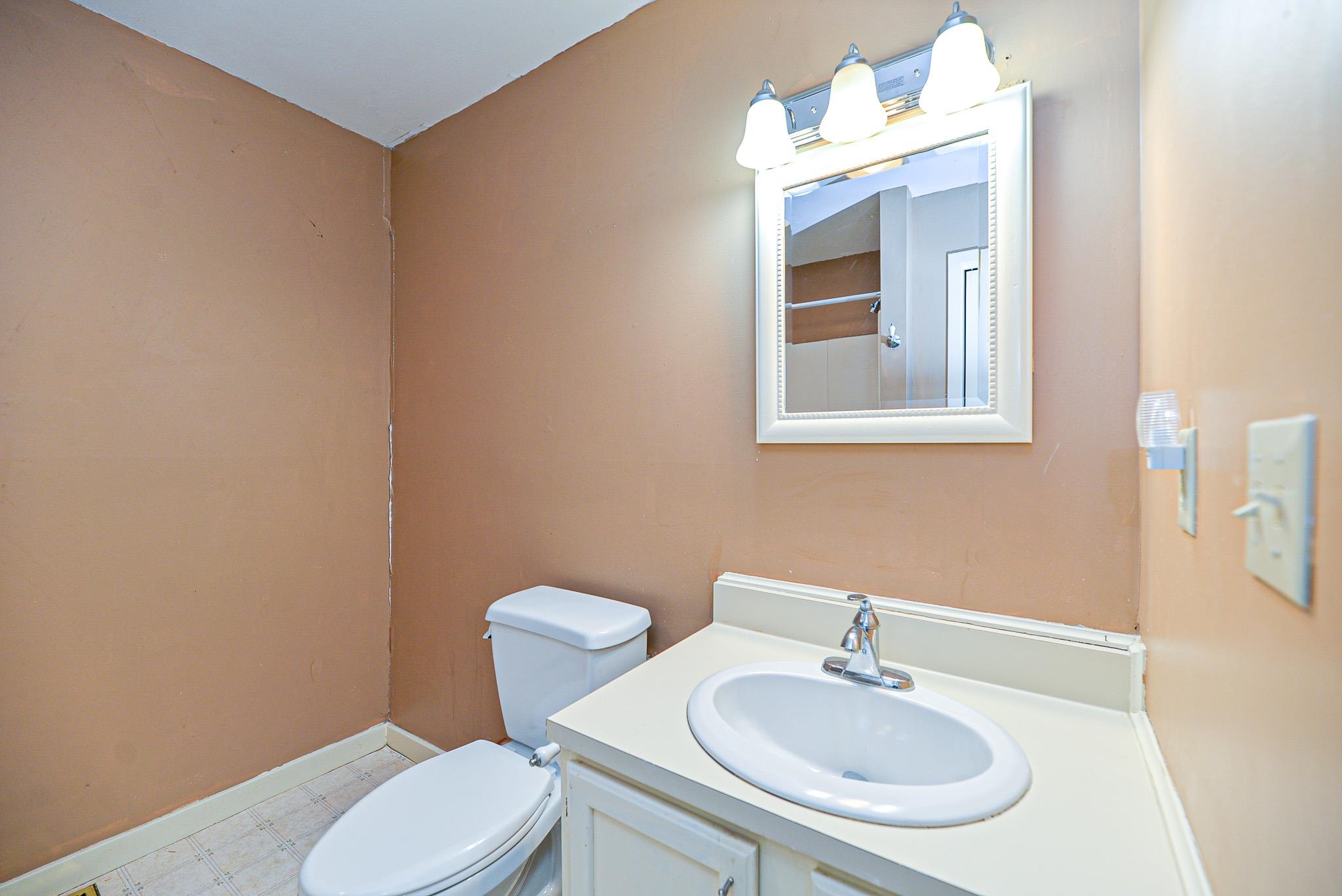 16 Thornhill Road, Unit 16 Stratham, NH 03885 - Photo 21 of 30