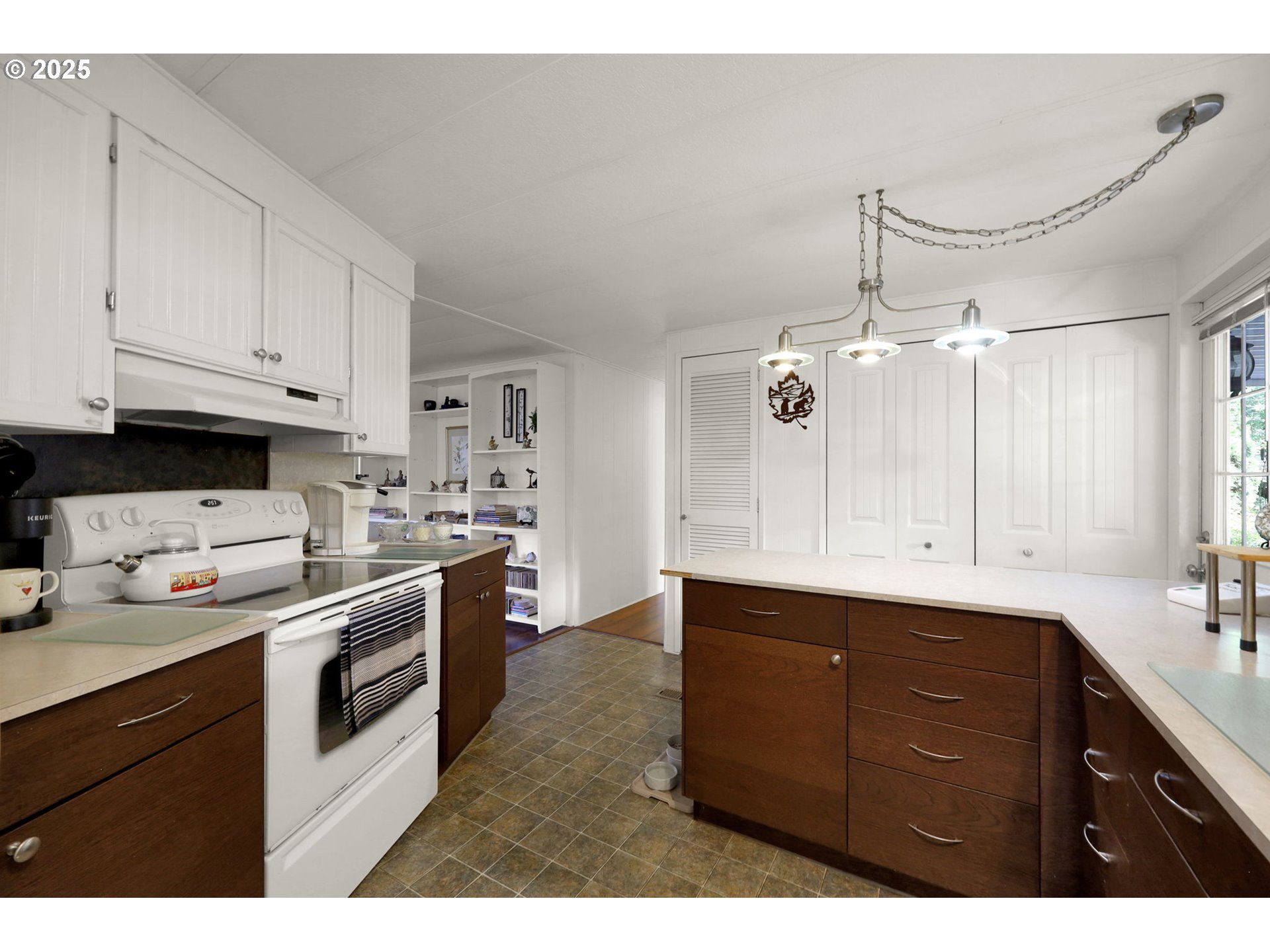 1475 Green Acres Road, Unit 12 Eugene, OR 97408 - Photo 11 of 38 Gallery Image 11