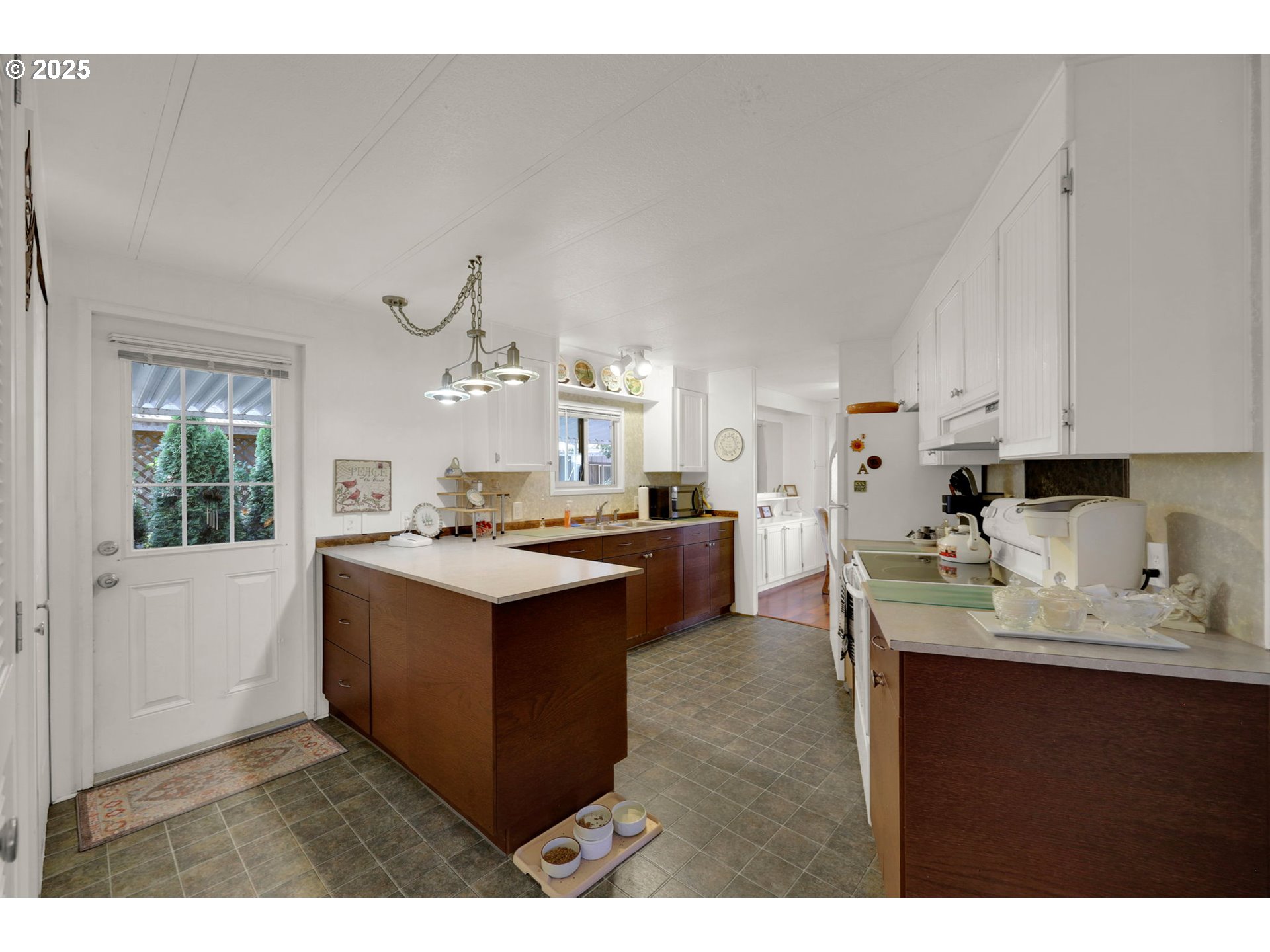 1475 Green Acres Road, Unit 12 Eugene, OR 97408 - Photo 8 of 38 Gallery Image 8