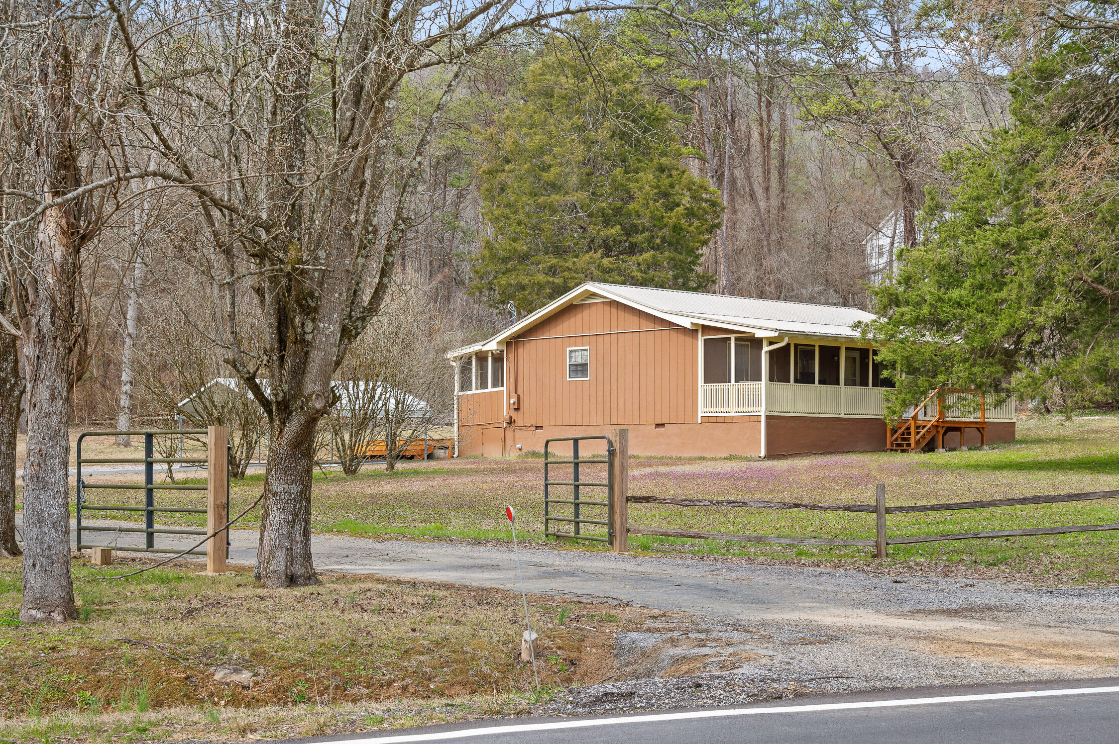 848 Back Valley Road Trenton, GA 30752 - Photo 1 of 51 Back-35