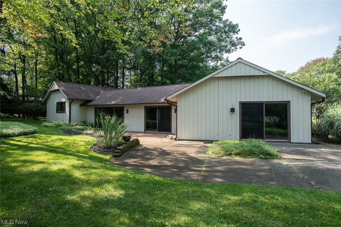 17065 Ridge Point Circle Strongsville, OH 44136 - Photo 3 of 33 Gallery Image 3