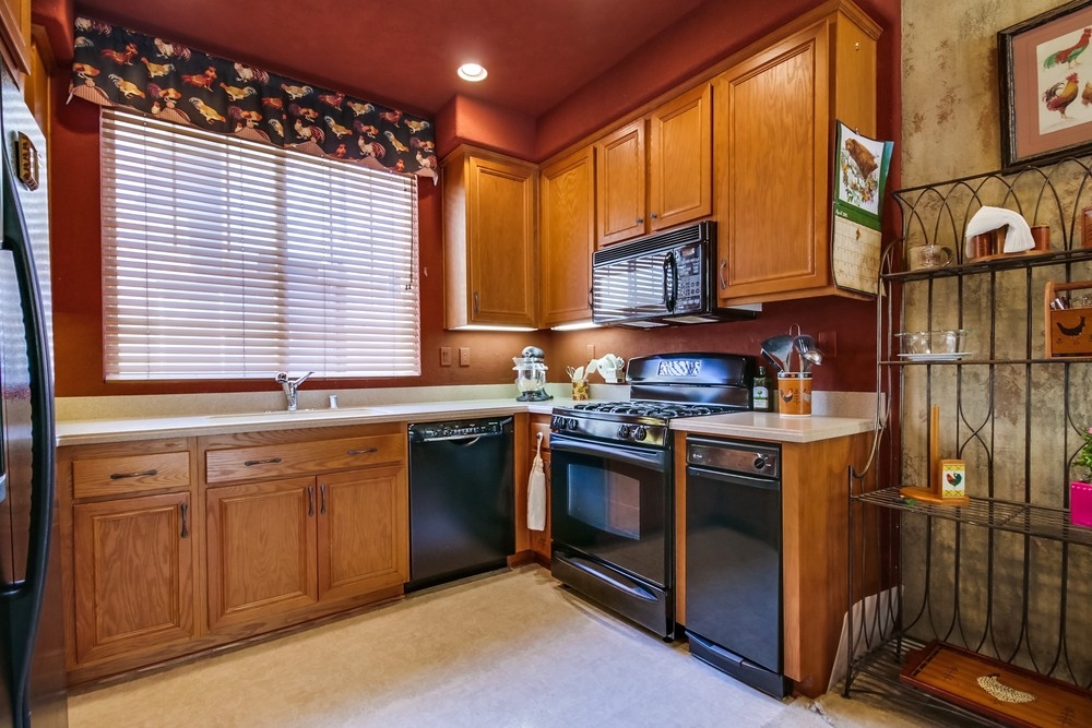 2186 Historic Decatur Road, Unit 40 San Diego, CA 92106 - Photo 8 of 25