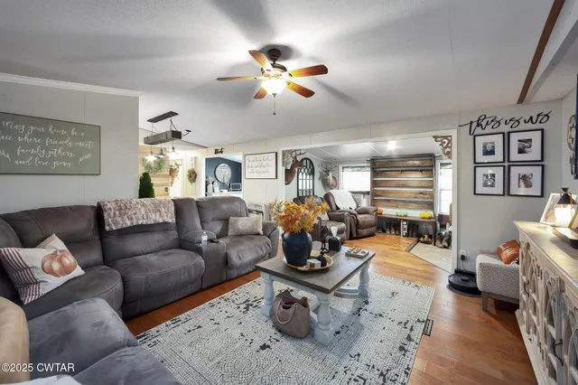 a view of utility room