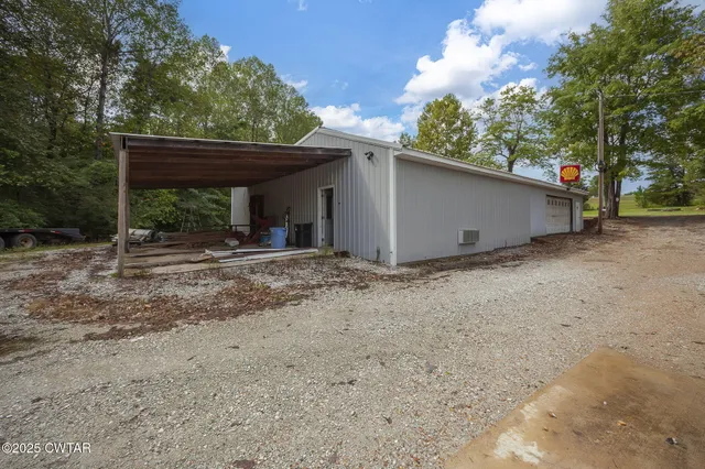 $750,000 | 9475 Highway 100, Scotts Hill, TN 38374