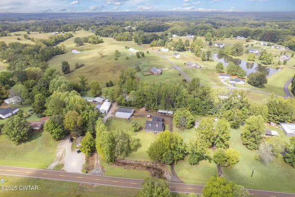 $750,000 | 9475 Highway 100, Scotts Hill, TN 38374
