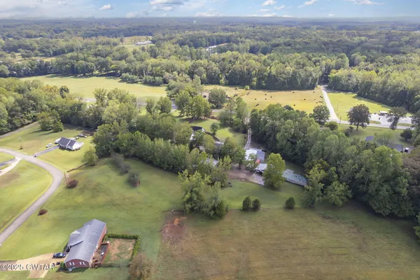 $750,000 | 9475 Highway 100, Scotts Hill, TN 38374