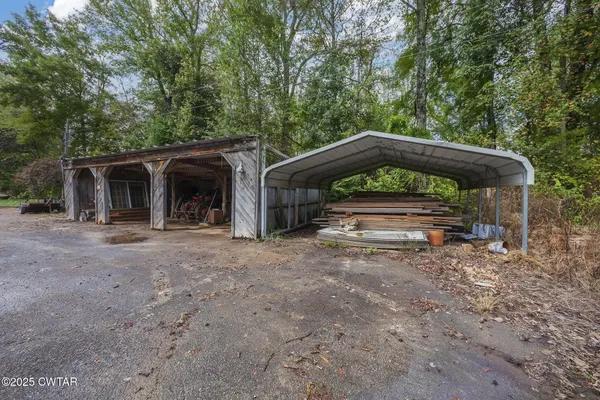 $750,000 | 9475 Highway 100, Scotts Hill, TN 38374