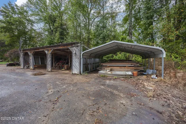 $750,000 | 9475 Highway 100, Scotts Hill, TN 38374