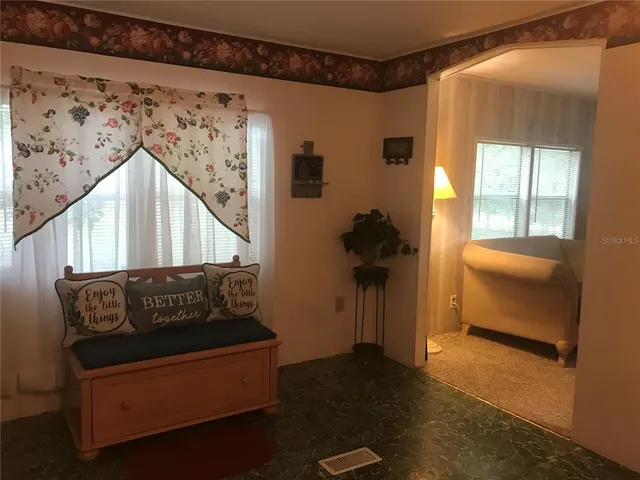 a view of entryway with furniture