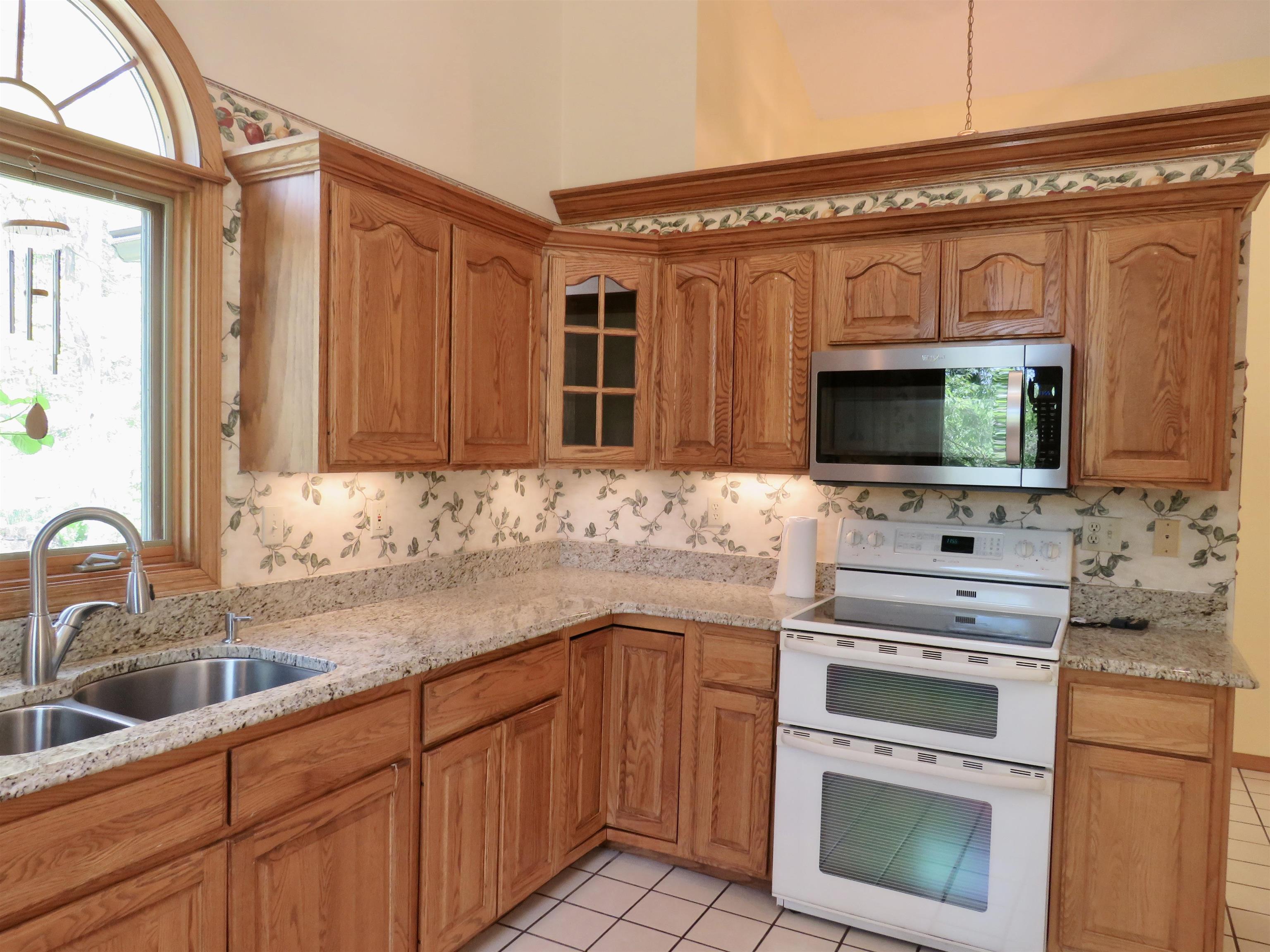 13 Heatherdowns Lane Galena, IL 61036 - Photo 17 of 46