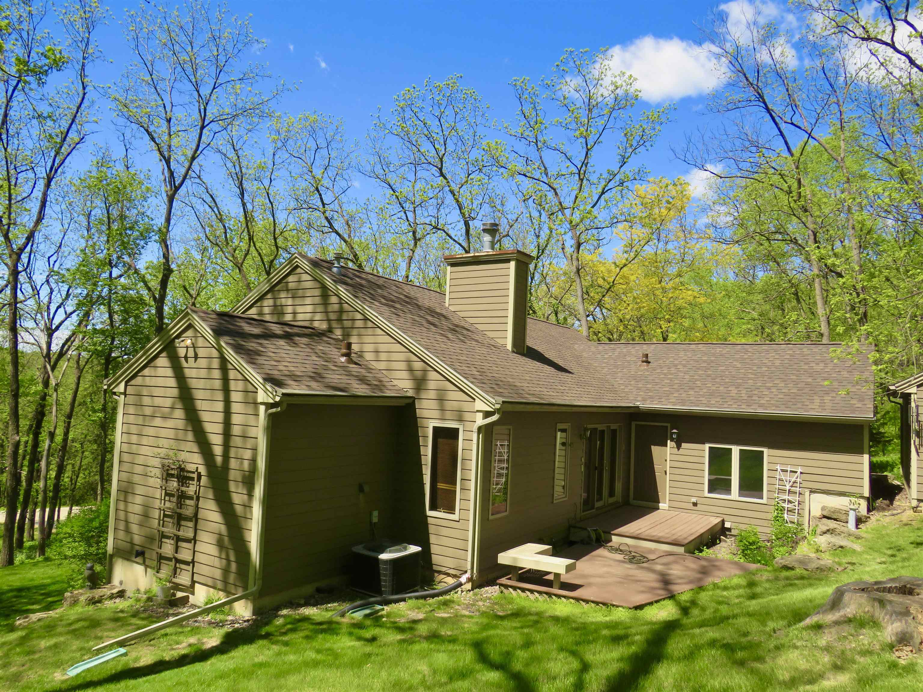 13 Heatherdowns Lane Galena, IL 61036 - Photo 3 of 46