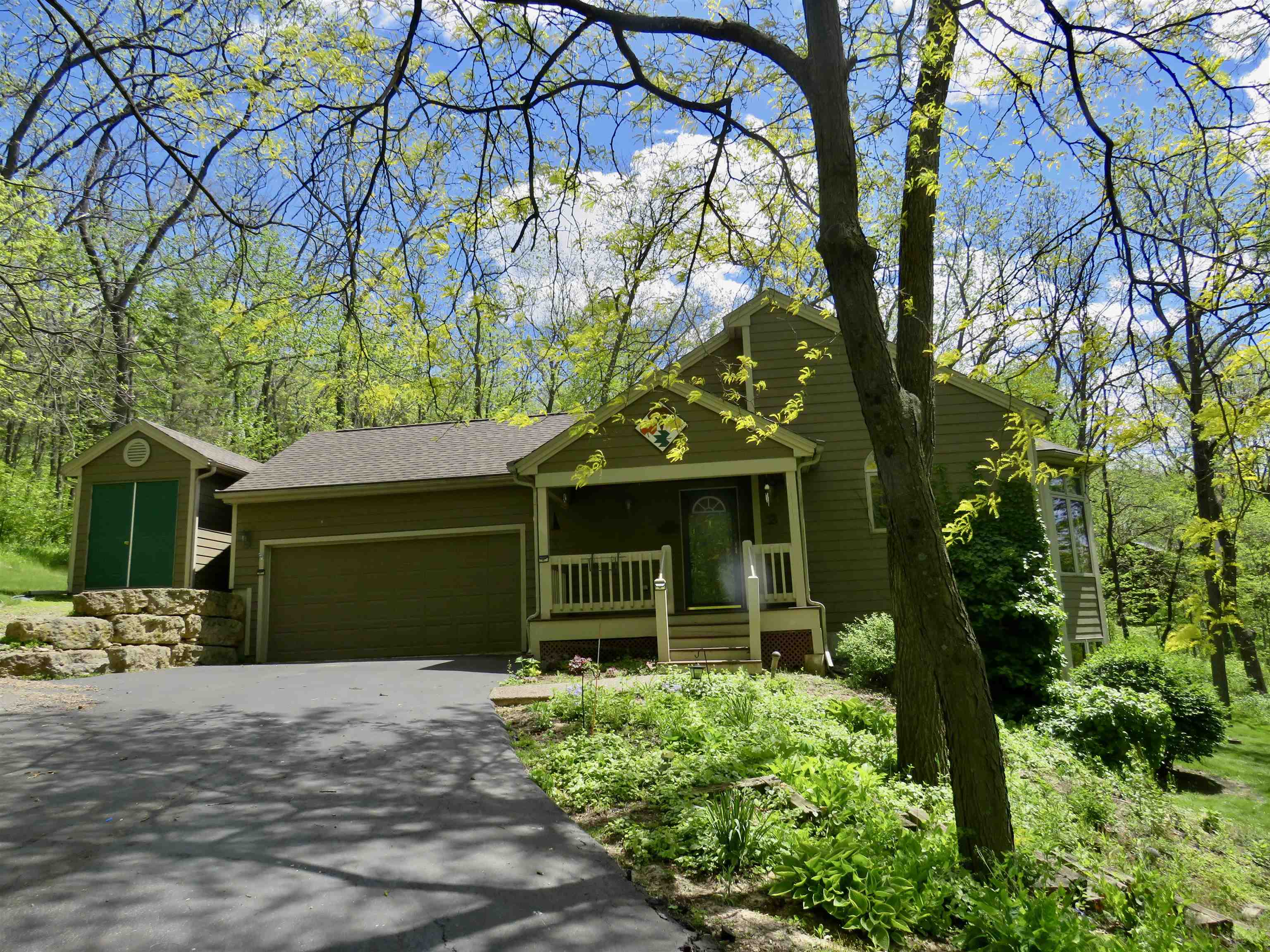 13 Heatherdowns Lane Galena, IL 61036 - Photo 5 of 46