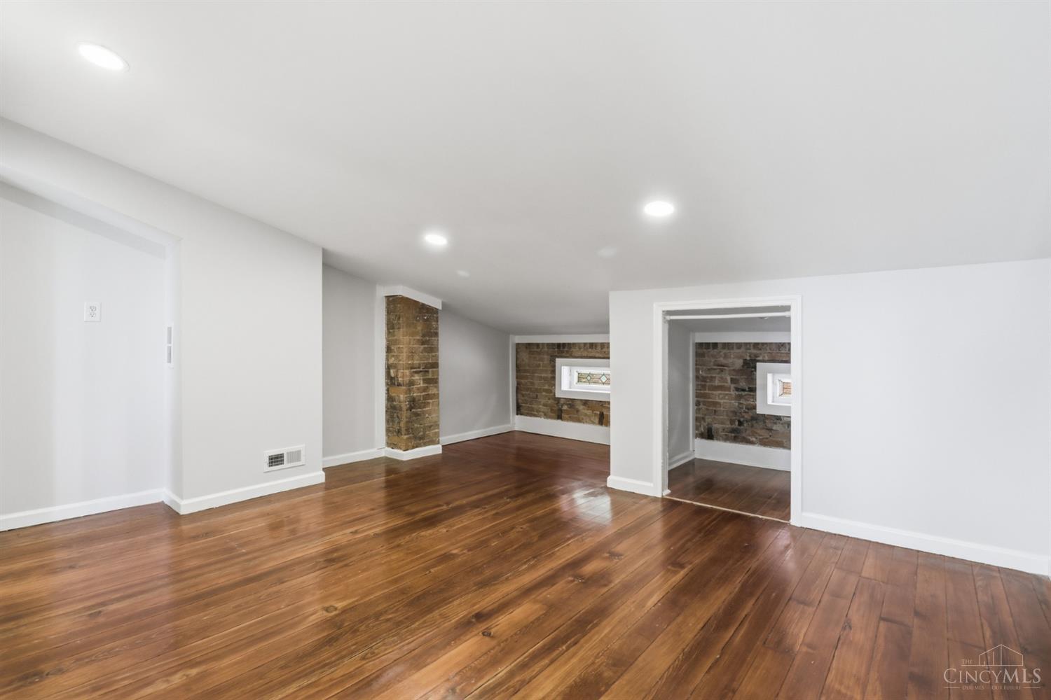 525 Boal Street Cincinnati, OH 45202 - Photo 23 of 40